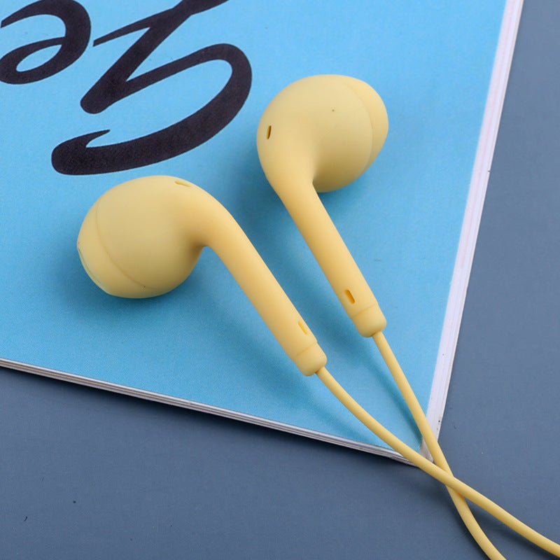 Supports in-ear earbud-style headphones